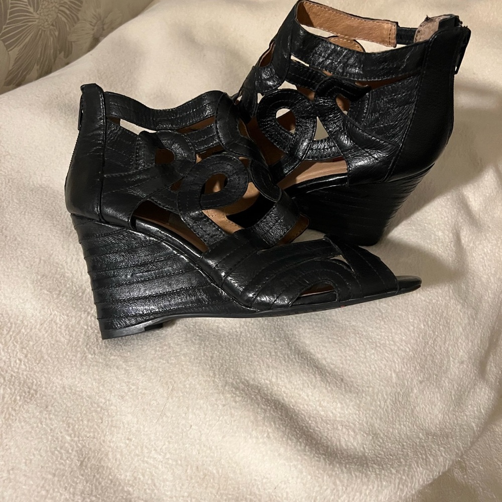 Mix Mooz Black Leather Wedge Sandals Size 9
